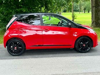 Toyota AYGO 1.0 VVT-i x-cite 4 Red Bi-Tone Euro 6 5dr