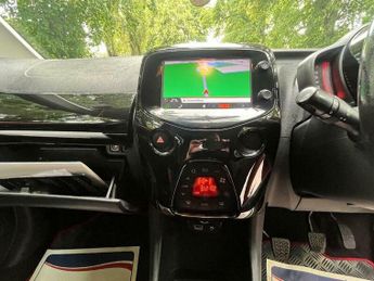 Toyota AYGO 1.0 VVT-i x-cite 4 Red Bi-Tone Euro 6 5dr