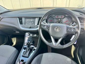 Vauxhall Grandland X 1.2 Turbo SE Auto Euro 6 (s/s) 5dr
