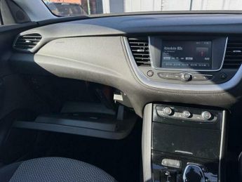 Vauxhall Grandland X 1.2 Turbo SE Auto Euro 6 (s/s) 5dr