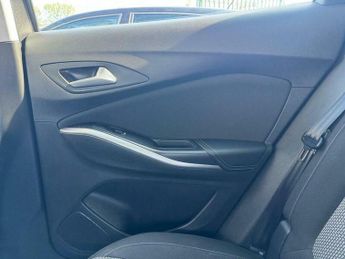 Vauxhall Grandland X 1.2 Turbo SE Auto Euro 6 (s/s) 5dr