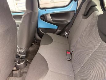 Toyota AYGO 1.0 VVT-i Move Hatchback 5dr Petrol MultiMode Euro 5 (68 ps)