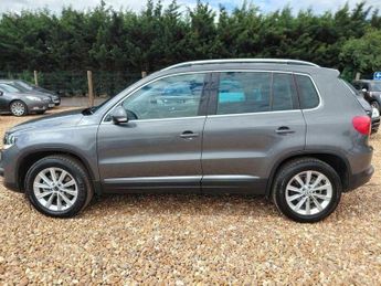 Volkswagen Tiguan 2.0 TDI BlueMotion Tech SE 4WD Euro 5 (s/s) 5dr