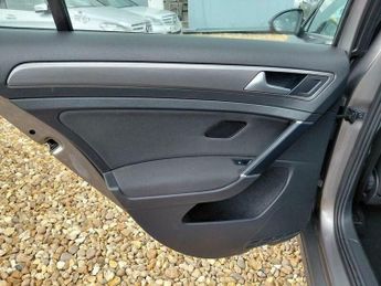 Volkswagen Golf 1.6 TDI BlueMotion Tech SE Euro 5 (s/s) 5dr