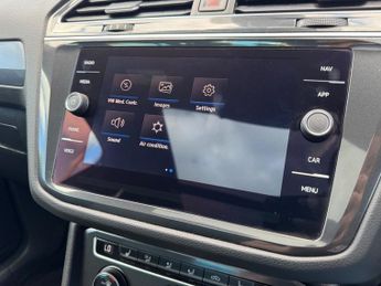 Volkswagen Tiguan R LINE TSI BMT 4MOTION DSG