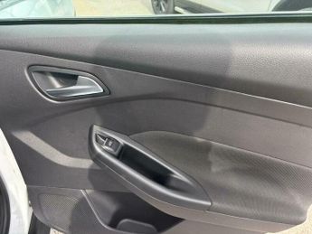 Ford Focus 1.6 Zetec Euro 5 5dr