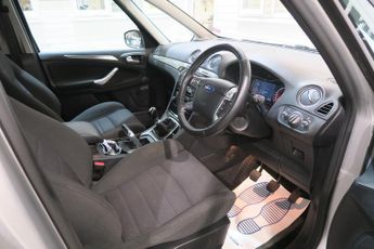 Ford Galaxy TITANIUM TDCI 140