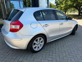BMW 1 SERIES 2.0 118i SE Hatchback 5dr Petrol Steptronic Euro 4 (129 ps)