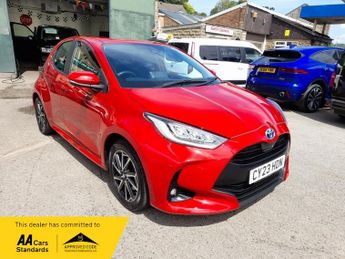 Toyota Yaris 1.5 hybrid DESIGN, AUTO, 1 OWNER, NAV AND CAMERA ,TOP SPEC