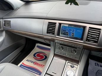 Jaguar XF 3.0d V6 Premium Luxury Saloon 4dr Diesel Auto Euro 5 (240 ps)