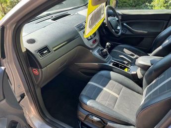 Ford Kuga 2.0 TDCi Titanium 2WD Euro 5 5dr