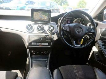 Mercedes-Benz C Class 2.1 GLC220d AMG Line (Premium) G-Tronic 4MATIC Euro 6 (s/s) 5dr