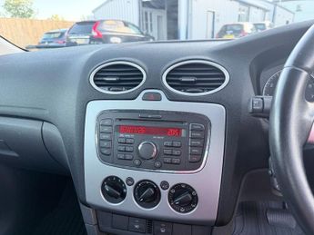 Ford Focus ZETEC CLIMATE 16V Auto [Climate Pack] PETROL 27K MILES 1 OWNER F
