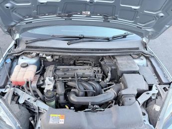 Ford Focus ZETEC CLIMATE 16V Auto [Climate Pack] PETROL 27K MILES 1 OWNER F