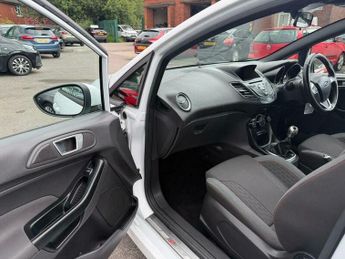 Ford Fiesta 1.0T EcoBoost ST-Line Euro 6 (s/s) 5dr