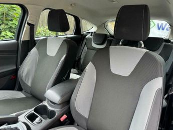 Ford Focus 1.6 Zetec Powershift Euro 5 5dr