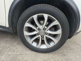 Nissan Juke 1.6 Tekna XTRON Euro 5 5dr