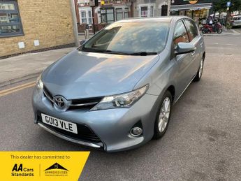 Toyota Auris 1.33 Dual VVT-i Icon Hatchback 5dr Petrol Manual Euro 5 (s/s) (1