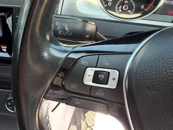 Volkswagen Golf 2.0 TDI BlueMotion Tech SE DSG Euro 5 (s/s) 5dr
