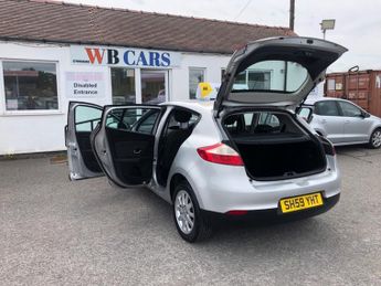 Renault Megane 1.6 16V Expression Euro 4 5dr