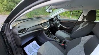 Vauxhall Grandland X 1.2 Turbo SE Premium Auto Euro 6 (s/s) 5dr