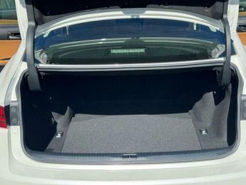 Lexus IS 2.5 300h Executive Edition E-CVT Euro 5 (s/s) 4dr
