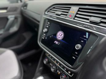 Volkswagen Tiguan R-LINE TECH TDI DSG