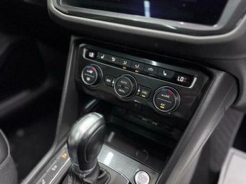 Volkswagen Tiguan R-LINE TECH TDI DSG