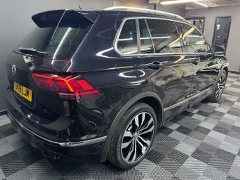 Volkswagen Tiguan R-LINE TECH TDI DSG