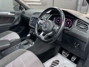 Volkswagen Tiguan R-LINE TECH TDI DSG