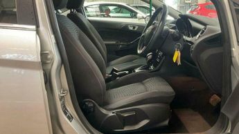 Ford Fiesta 1.6 Titanium Hatchback 5dr Petrol Powershift Euro 5 (105 ps)