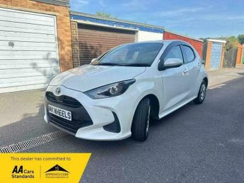 Toyota Yaris 1.5 VVT-h Excel 5dr Hybrid REG:KJ70 GXX