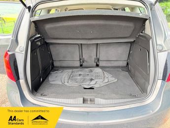 Vauxhall Meriva 1.4i Turbo Exclusiv MPV 5dr Petrol Auto Euro 6 (120 ps)