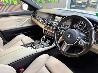 BMW 5 SERIES 530d M SPORT [7X SERVICES, SAT NAV, LEATHER, HEATED SEATS & REVE
