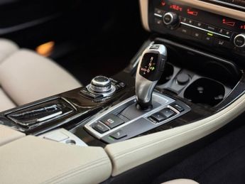 BMW 5 SERIES 530d M SPORT [7X SERVICES, SAT NAV, LEATHER, HEATED SEATS & REVE