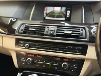 BMW 5 SERIES 530d M SPORT [7X SERVICES, SAT NAV, LEATHER, HEATED SEATS & REVE