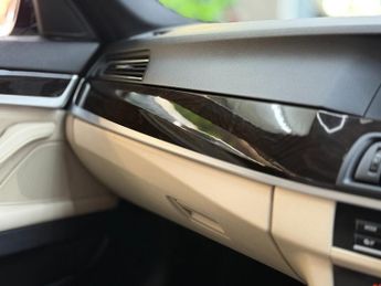 BMW 5 SERIES 530d M SPORT [7X SERVICES, SAT NAV, LEATHER, HEATED SEATS & REVE