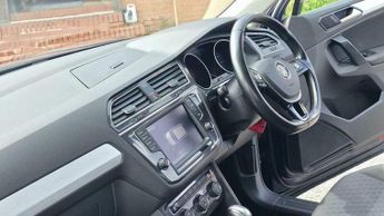 Volkswagen Tiguan 2.0 TDI BlueMotion Tech SE Navigation DSG 4Motion Euro 6 (s/s) 5