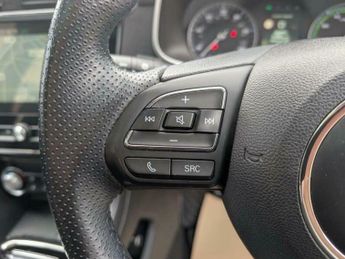 MG ZS 44.5kWh Exclusive Auto 5dr