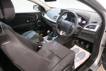 Renault Megane DYNAMIQUE TOMTOM VVT 110