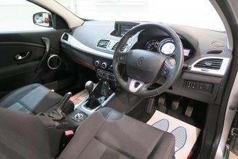 Renault Megane DYNAMIQUE TOMTOM VVT 110