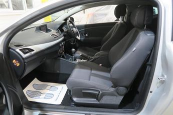 Renault Megane DYNAMIQUE TOMTOM VVT 110