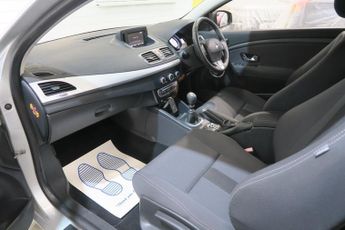 Renault Megane DYNAMIQUE TOMTOM VVT 110