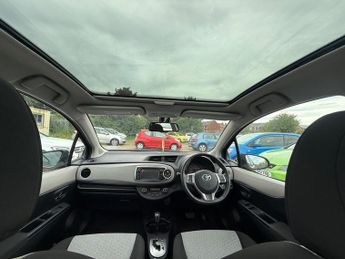 Toyota Yaris VVT-I T SPIRIT