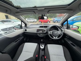 Toyota Yaris VVT-I T SPIRIT