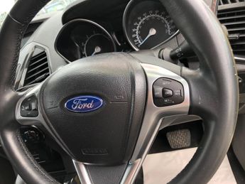 Ford ECOSPORT 1.5 Titanium Powershift 2WD Euro 5 5dr