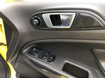 Ford ECOSPORT 1.5 Titanium Powershift 2WD Euro 5 5dr