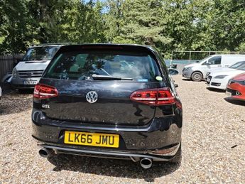 Volkswagen Golf GTI
