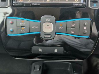 Nissan Leaf 30kWh Tekna Auto 5dr