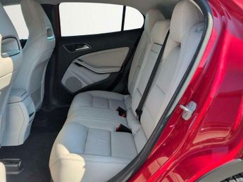 Mercedes-Benz C Class 2.1 GLA220 CDI AMG Line 7G-DCT 4MATIC Euro 6 (s/s) 5dr